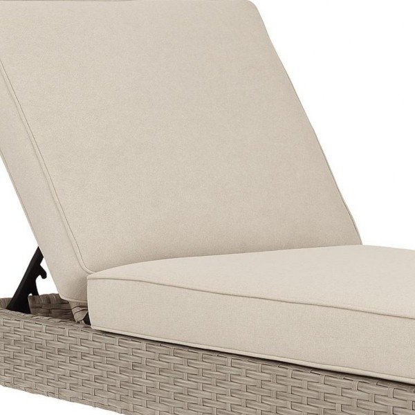 3.Contemporary Chaise Lounge Sturdy Frame and Soft Cushion