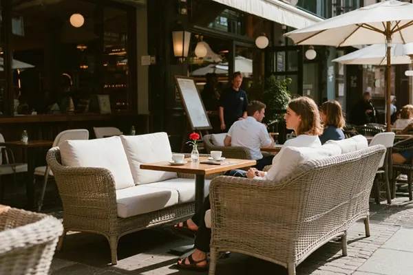 Application-of-Rattan-Outdoor-Furniture-in-Cafes