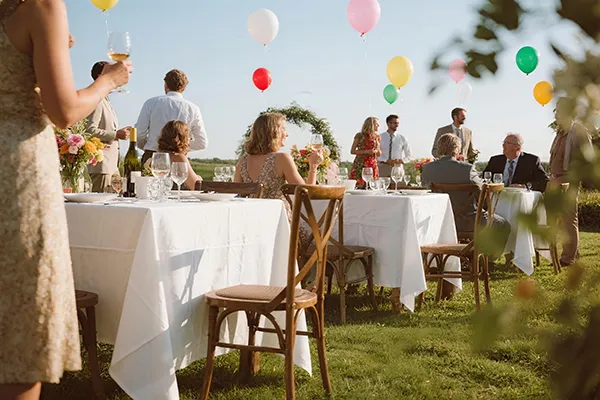 Application-of-outdoor-dining-set-in-event-venues